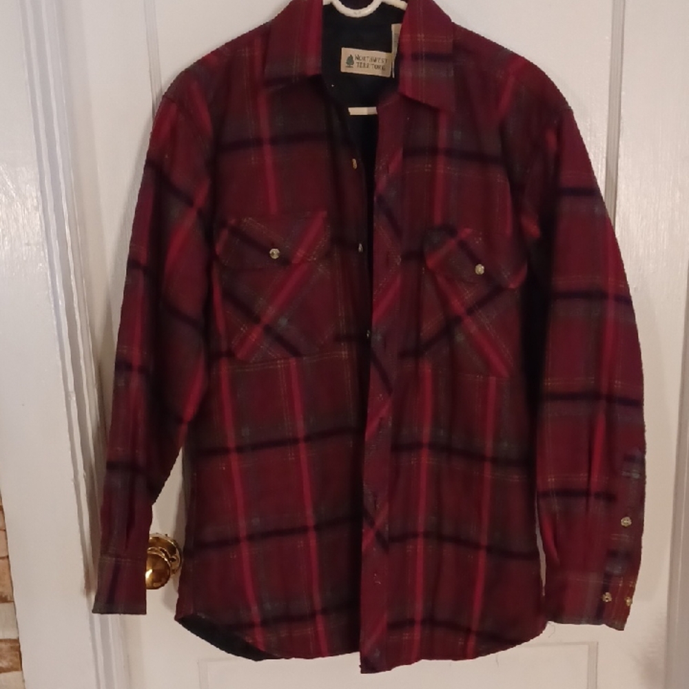 Northwest Territory Gray Quilted Flannel Jacket Men's Size Small